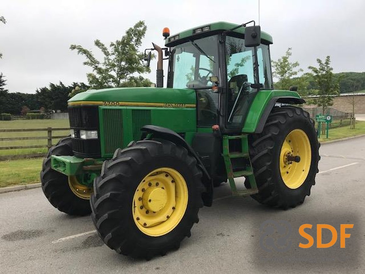 JOHN DEERE 7700