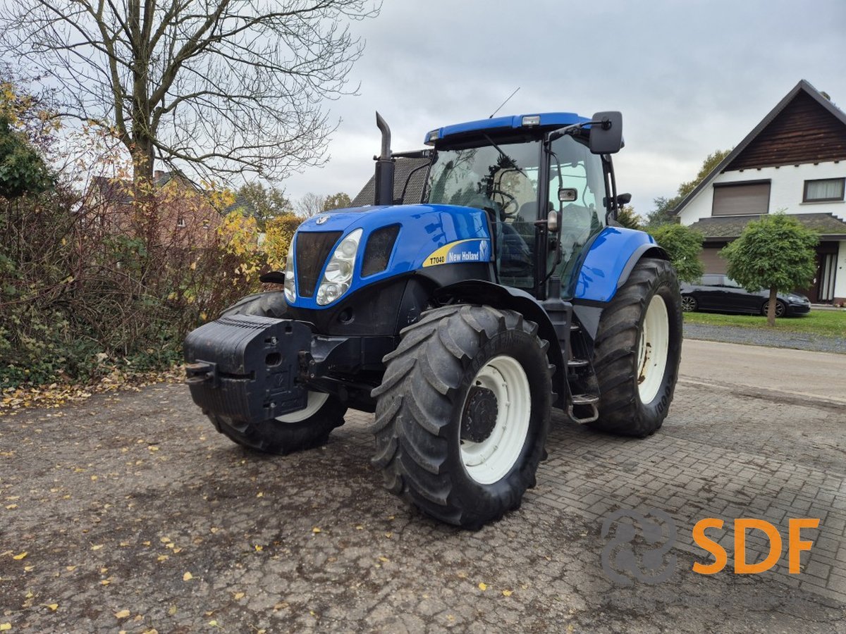 New Holland T7040