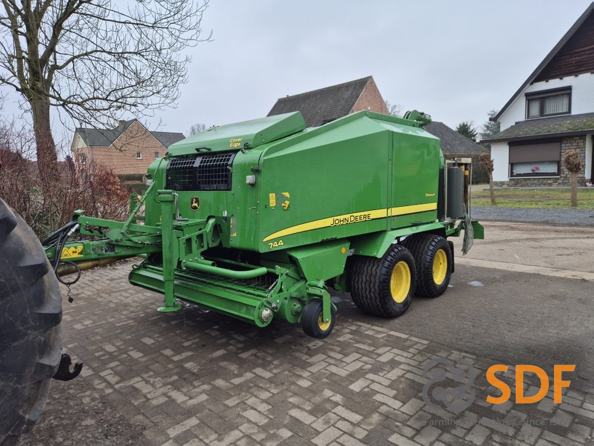 JOHN DEERE 744 PREMIUM