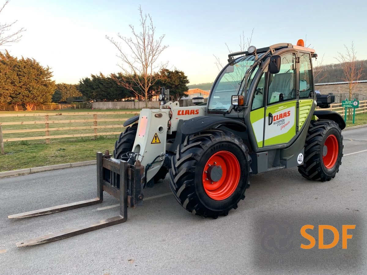 CLAAS SCORPION 7040